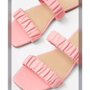 Ann Taylor NIB‎ Leather Ruched Flat Slide Sandals